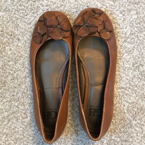 GIanni Bini leather flats.